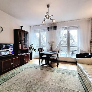 Saska Kepa Apartment