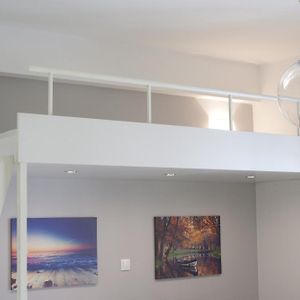 Victoria Sq., A Cozy And Stylish Apartment