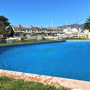 Apartamento En Roses Con Vistas Al Canal Y Piscina