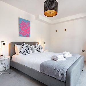 Appartement à 2 Chambres à Coucher
