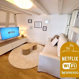 Appartement à 2 Chambres à Coucher