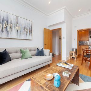 Appartement à 2 Chambres à Coucher