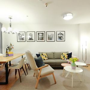 Appartement à 3 Chambres à Coucher