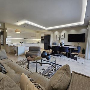 Elegant Vip Apartment - Athens Town