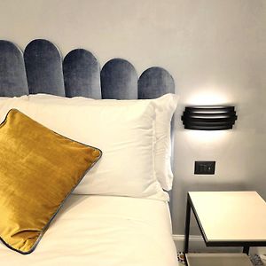 Victoria Suites