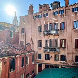 Appartement de Luxe à 3 Chambres à Coucher