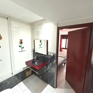 Appartement à 3 Chambres à Coucher
