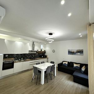 Appartement à 3 Chambres à Coucher