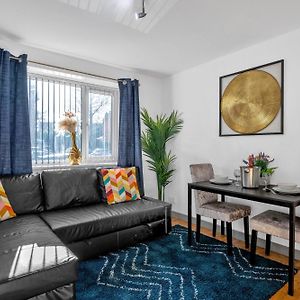 Ideal 1-Bed Apartment In Central With Free Parking