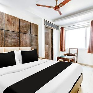 Super Townhouse Arakashan Road Paharganj Formerly Mohan International