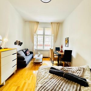 Appartement à 2 Chambres à Coucher