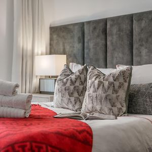 Appartement à 2 Chambres à Coucher
