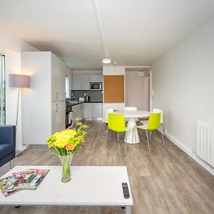 Appartement à 3 Chambres à Coucher
