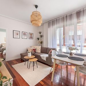 Lovely And Calm - Good Location In The Center Of Bilbao