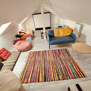 Appartement à 4 Chambres à Coucher