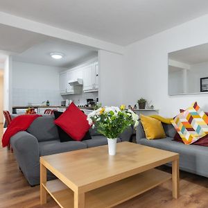 Appartement à 3 Chambres à Coucher
