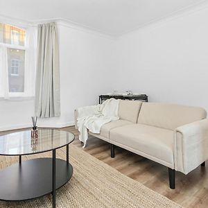 Appartement à 2 Chambres à Coucher
