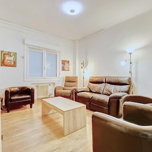 Appartement à 4 Chambres à Coucher