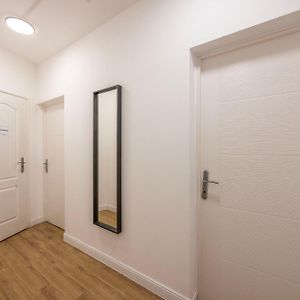 Appartement à 2 Chambres à Coucher