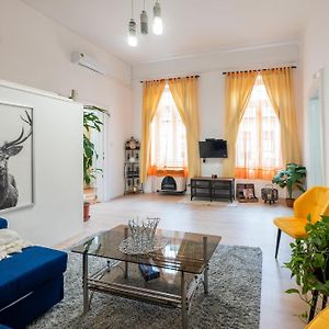 Appartement Familial à 2 Chambres à Coucher