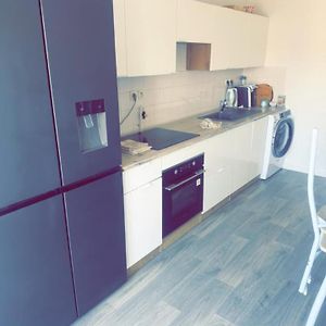 Appartement à 3 Chambres à Coucher