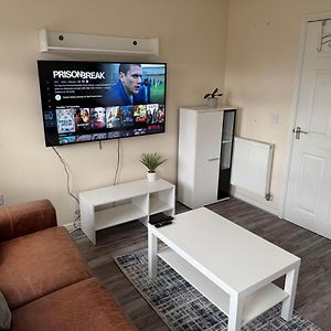 Large 3-Bed House Near Etihad & Coop Live