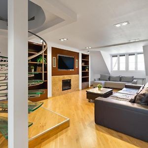 Appartement de Luxe à 2 Chambres à Coucher