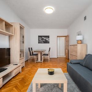 Appartement à 2 Chambres à Coucher