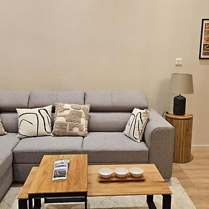 Appartement de Luxe à 2 Chambres à Coucher