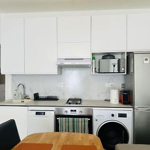 Appartement à 2 Chambres à Coucher