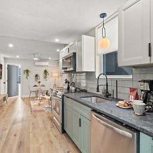 E Passyunk Ave 1 Bedroom Gem - Prime Location!