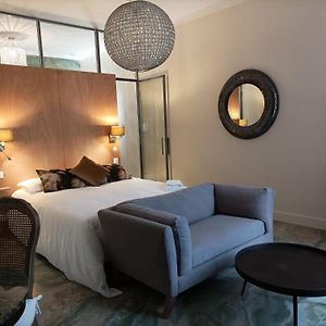 Studio Lit King-Size avec Accès aux Personnes Handicapées