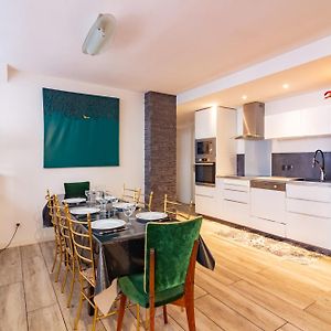 Appartement à 3 Chambres à Coucher