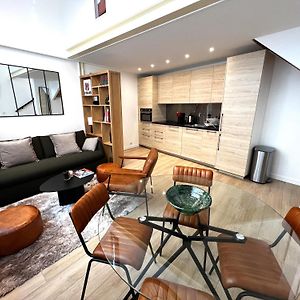 Appartement à 2 Chambres à Coucher