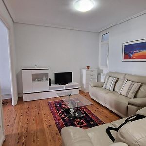 Appartement à 3 Chambres à Coucher