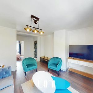 Appartement à 2 Chambres à Coucher