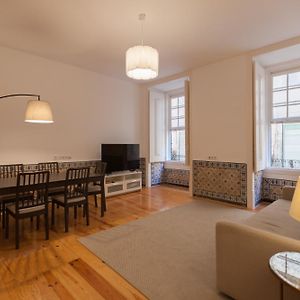 Appartement à 2 Chambres à Coucher