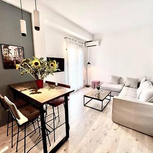 Peaceful 3 Bedroom Apartment In Athens Center