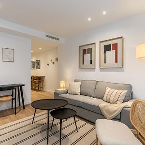 Appartement à 2 Chambres à Coucher