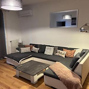 Appartement à 2 Chambres à Coucher