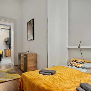 Appartement à 2 Chambres à Coucher