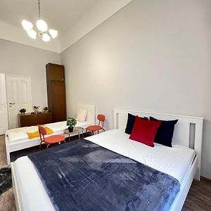 Baross Apartment With Convenience And Style
