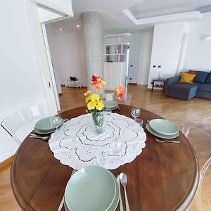 Appartement à 3 Chambres à Coucher