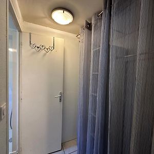 Studio Lit King-Size avec Accès aux Personnes Handicapées