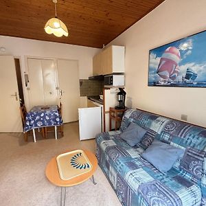 Studio Lit King-Size