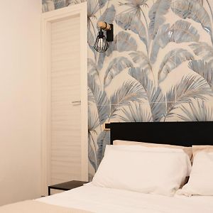 Maison Rose, Host Apartments