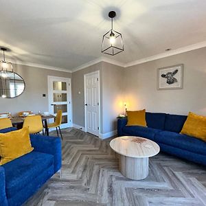 Stylish Stay In Central Canterbury With Parking