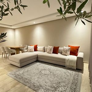 Minimalist Escape - Between Rabat Agdal Station & Corniche