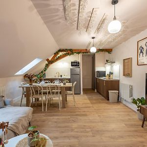 Appartement à 2 Chambres à Coucher