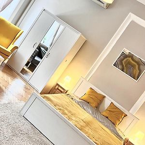 Appartement à 3 Chambres à Coucher